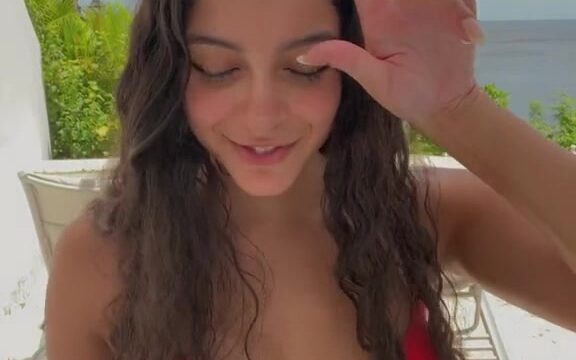 Ohkaybunny Onlyfans Video – Red Bikini Shower Body In Pool